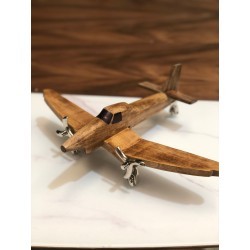avioneta de madera y aluminio