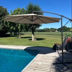 sombrilla beige con brazo...