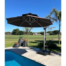 sombrilla romana con luz solar